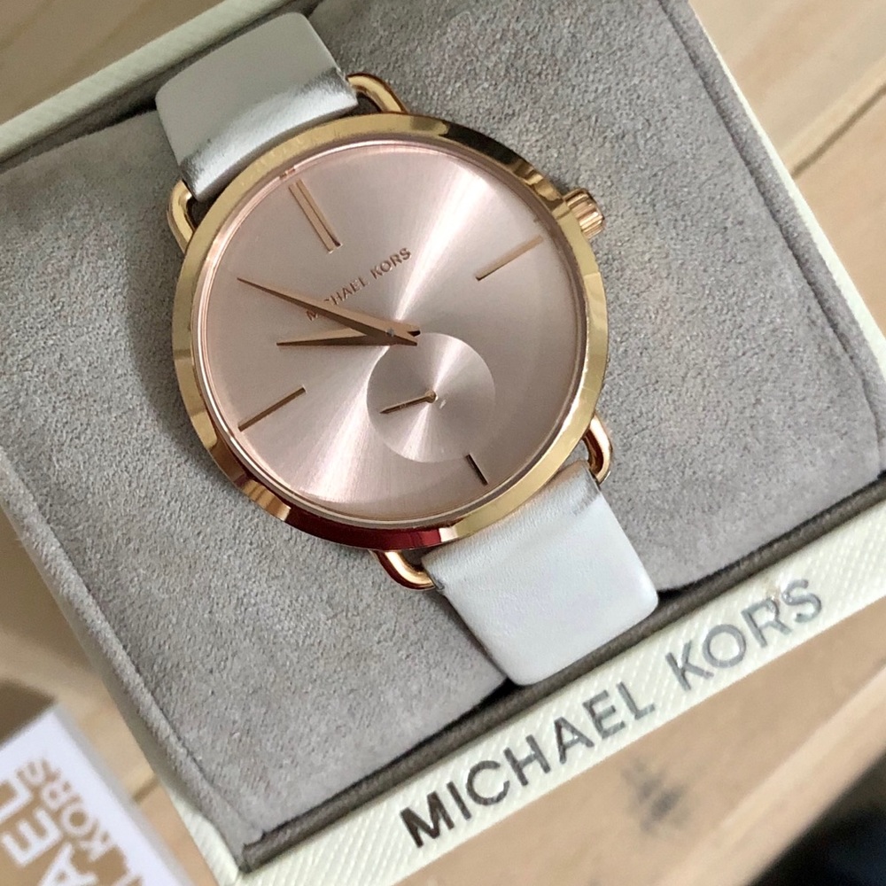 MK Watch. White genuine leather & rose-gold.